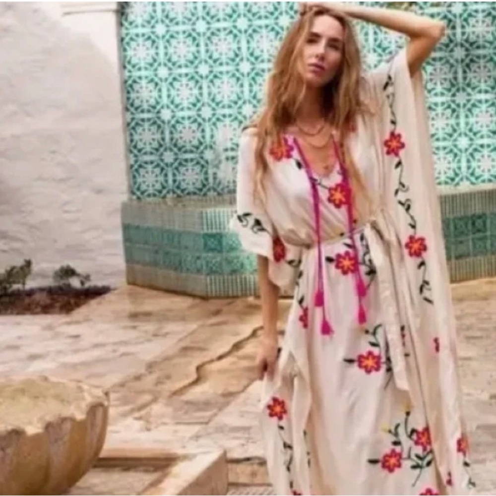 Sold  elsewhere Spell  Sayulita Kaftan with Pink and Green Embroidery Size S/M - Picture 5 of 13